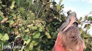 Минет и трах стоя на виноградниках в Италии