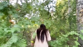 Русская девка круто пососала хер в лесу