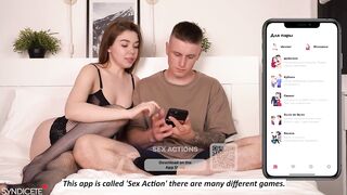 Молодая русская пара играет в секс игры на телефоне и трахается в реале